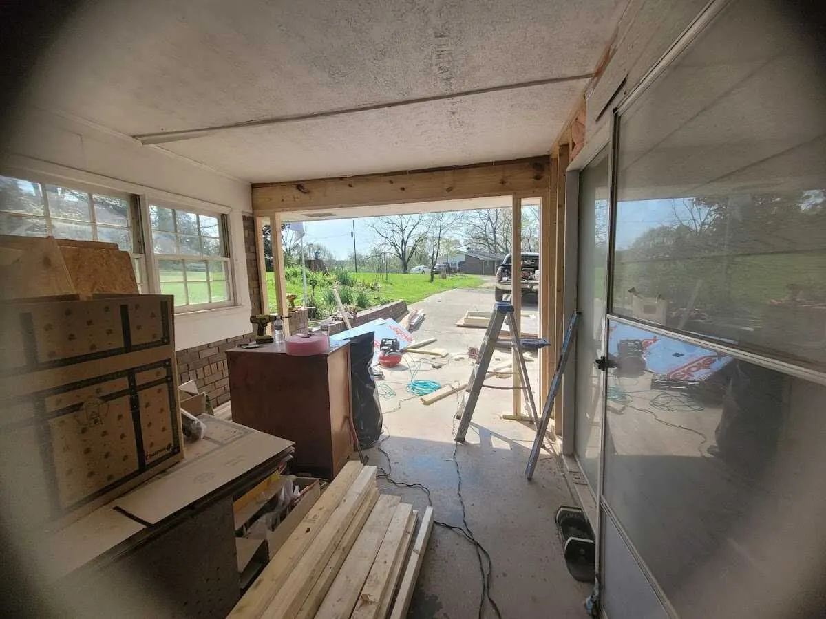 Air movers and dehumidifier for Water Mitigation Services in Parma Heights